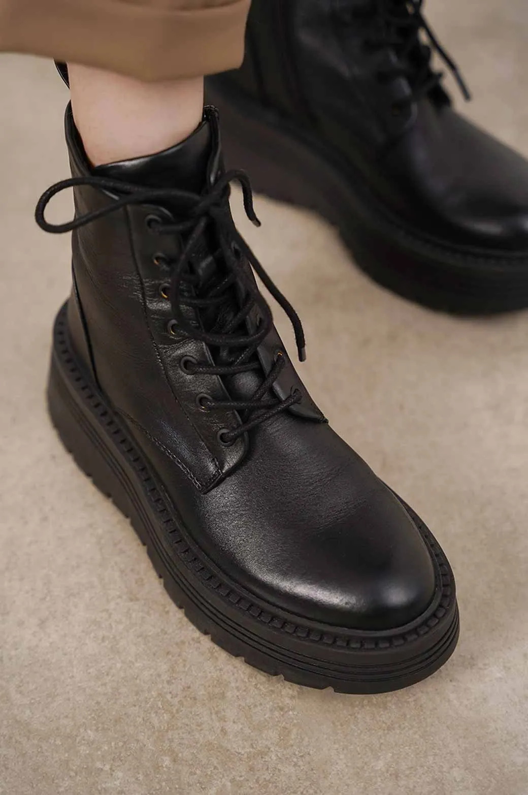 LEATHER COMBAT BOOTS