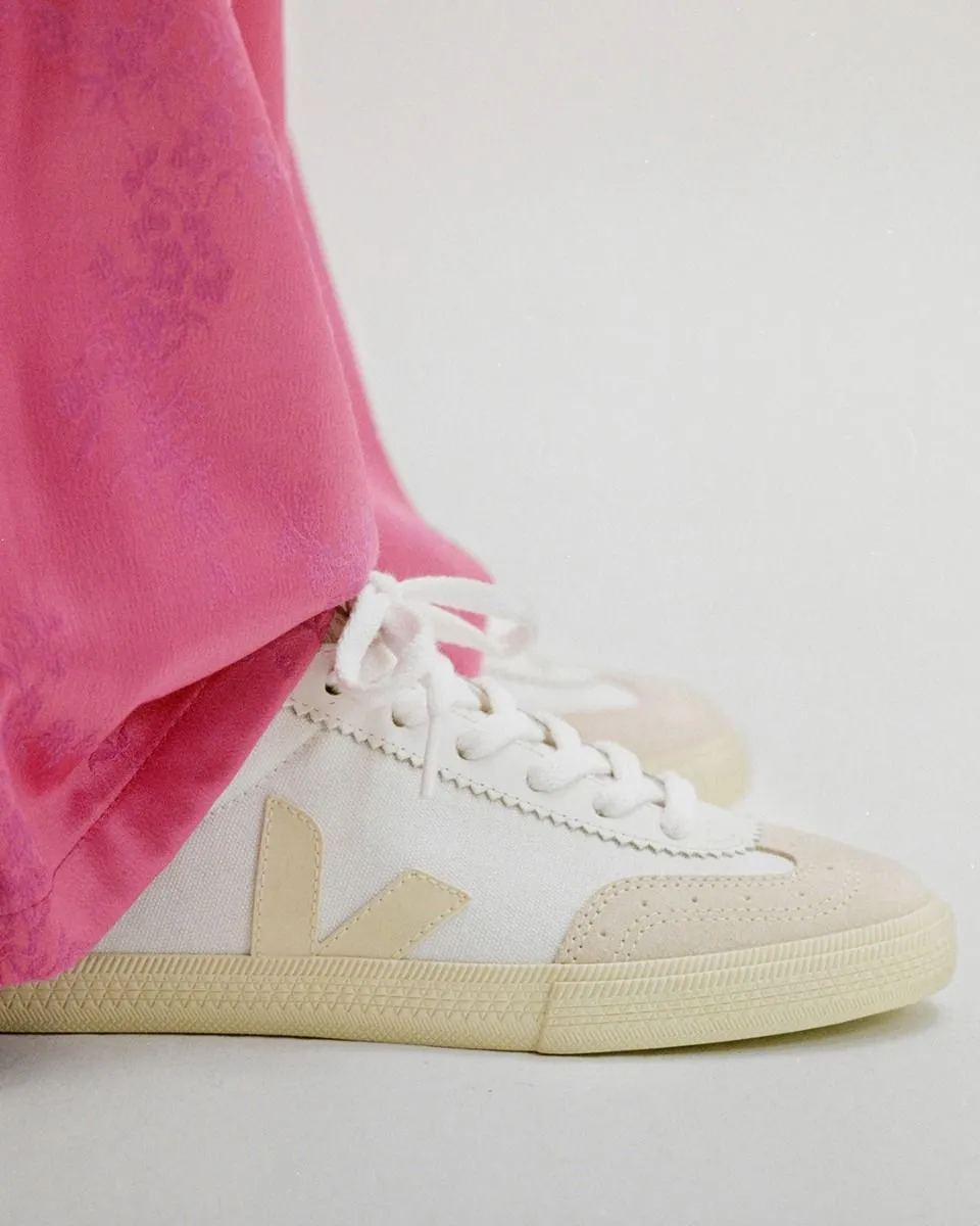 VEJA- WOMEN’S VOLLEY CANVAS SHOE